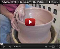 Video Dạy cách làm gốm sứ bằng phương pháp thủ công.