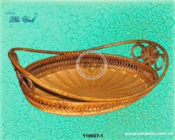 Bat trang plate with rattan deco